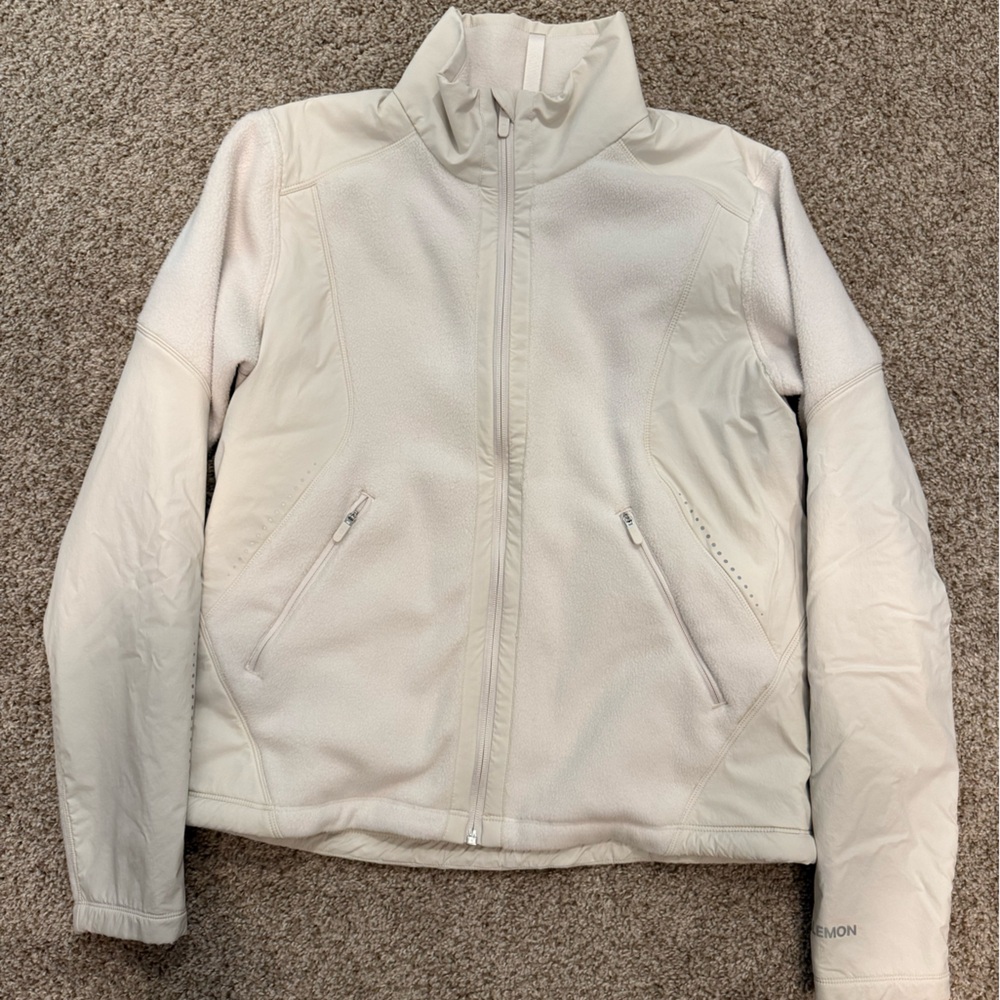 Lululemon Women’s Fleece Lined Running Jacket Size 8 white opal
